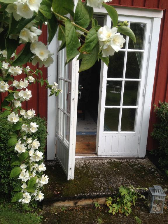 Saebyholms Gard Bed & Breakfast Laholm Exterior photo