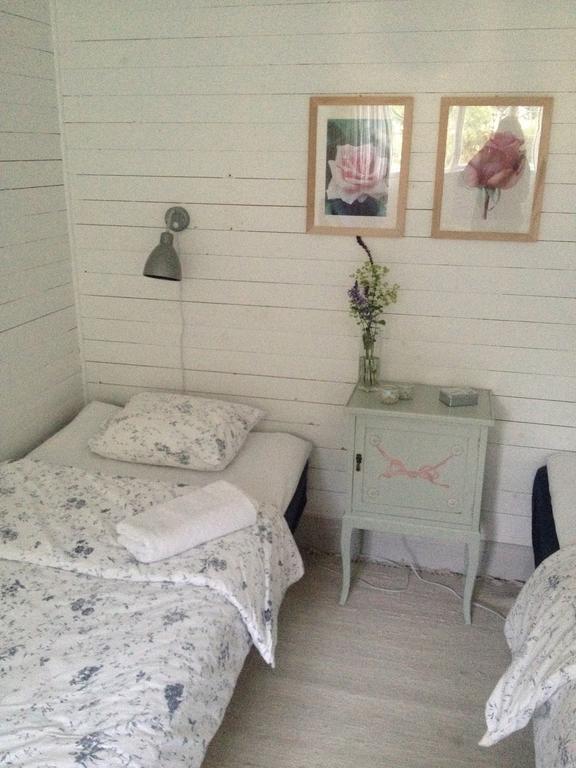 Saebyholms Gard Bed & Breakfast Laholm Room photo